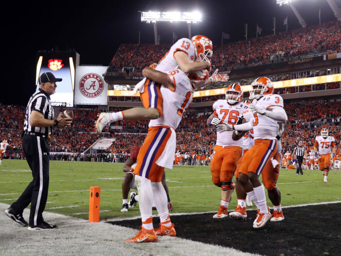 renfrow-touchdown-catch-celebration.jpg